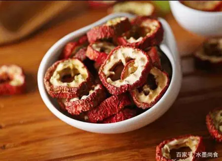 炖牛肉时，记住“2放3窍门”，牛肉软嫩鲜香不塞牙，熟烂又入味(炖牛肉怎样做不腥而且好吃)